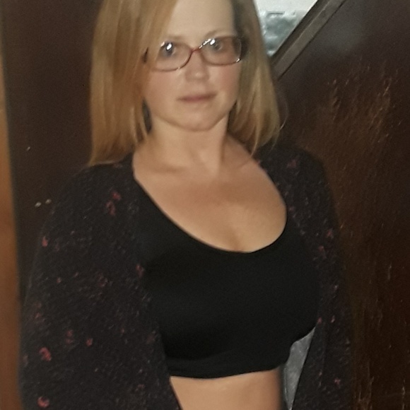 Meet your Posher, Rebecca - Picture 3 of 3